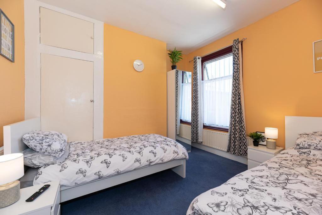 Barking Road Comfy House Apartment London Ngoại thất bức ảnh
