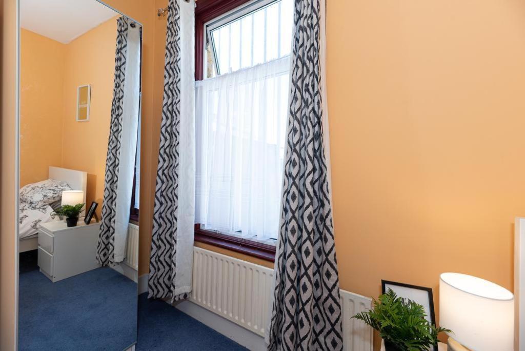Barking Road Comfy House Apartment London Ngoại thất bức ảnh